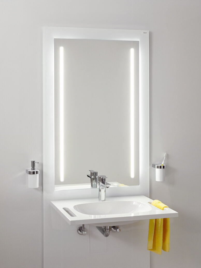 Höhenverstellbarer Waschtisch mit Spiegel