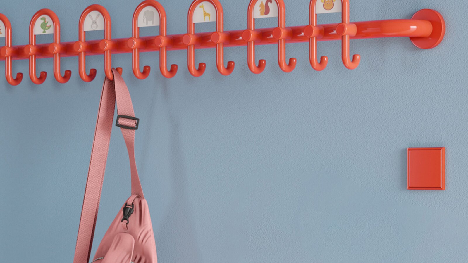 HEWI Garderobe und Beschläge für Kinder Farbefroher Kindergarten ausgestattet mit Beschlägen und Garderobe in der Farbe Orange