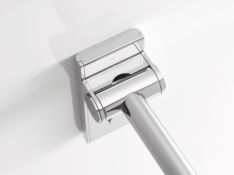 HEWI folding support handle in System 900 Hinged support rail